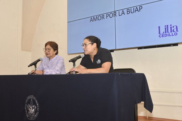 Participa Rectora Lilia Cedillo en “Noche con las estrellas” en la preparatoria Emiliano Zapata