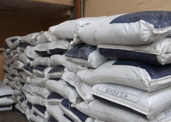 Presidente Omar Muñoz entrega fertilizante a campesinos en San Lorenzo Almecatla, Cuautlancingo