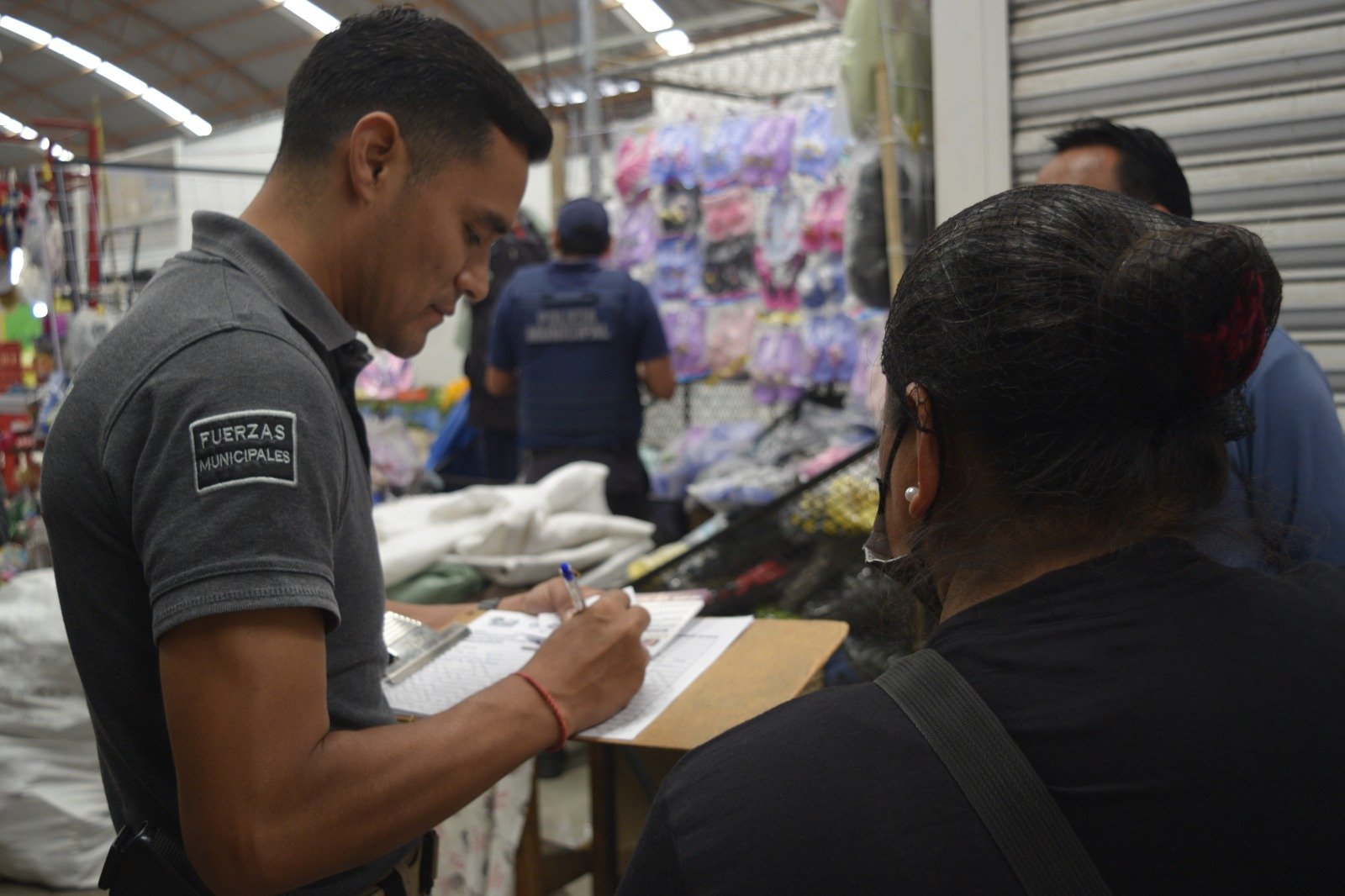 San Pedro Cholula fortalece seguridad en tianguis Santa María Xixitla
