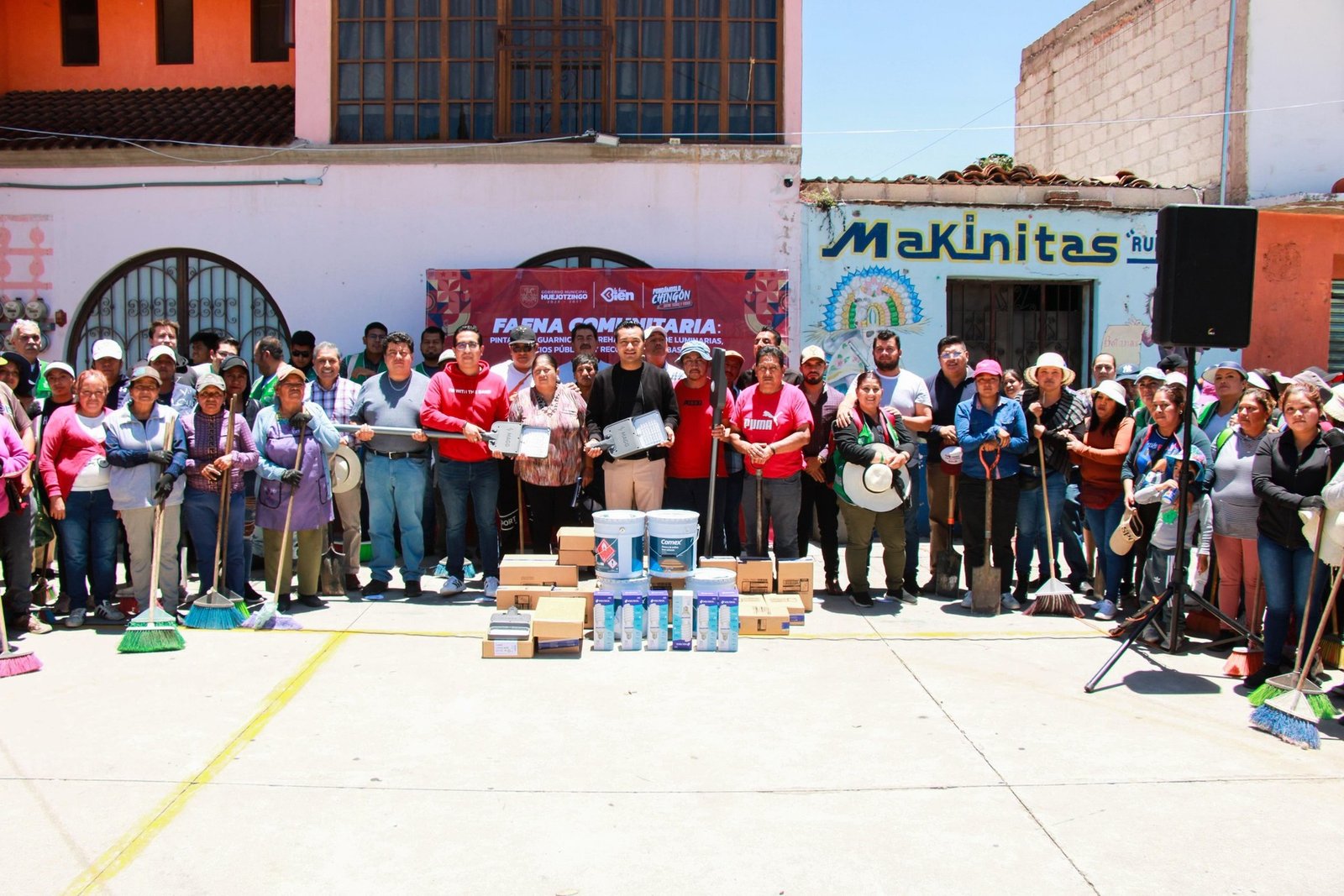 Huejotzingo renueva imagen urbana con faenas comunitarias en barrios históricos