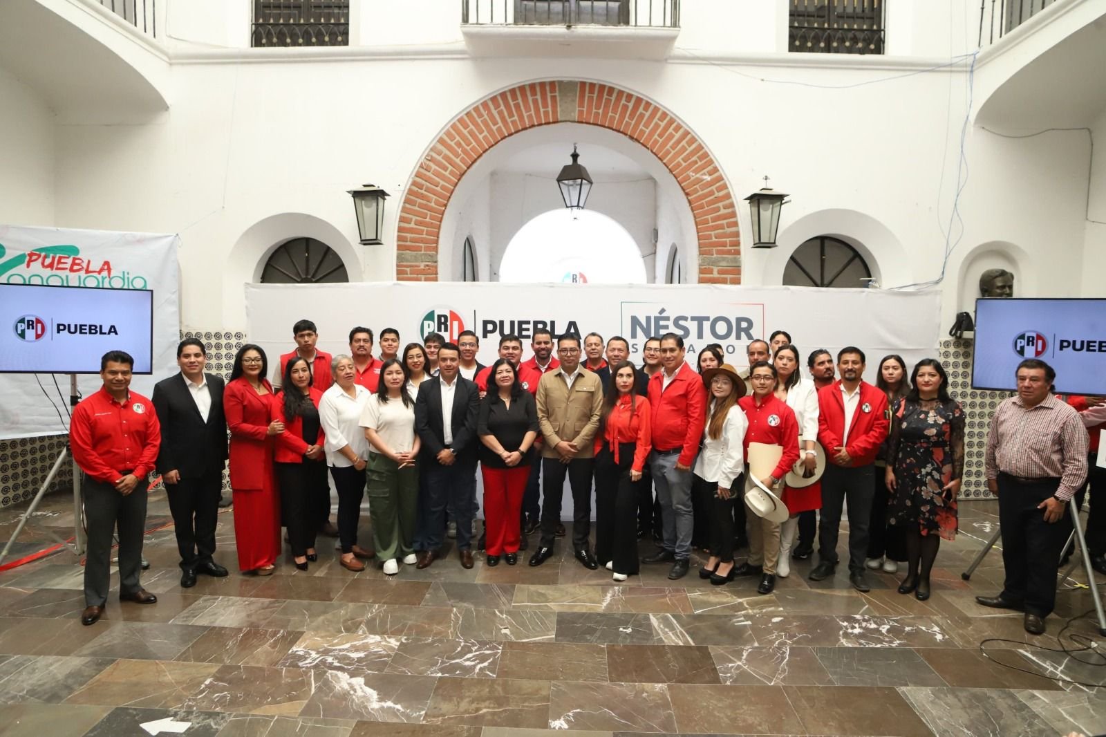 EL PRI, LA ÚNICA OPOSICIÓN REAL QUE QUEDA EN MÉXICO: NÉSTOR CAMARILLO