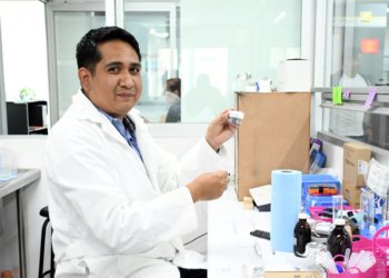 En la BUAP se desarrolla tecnología para eliminar colorantes textiles y fármacos