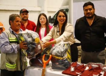 Equipa Tonantzin Fernández a trabajadores del SOSAPACH para fortalecer el servicio