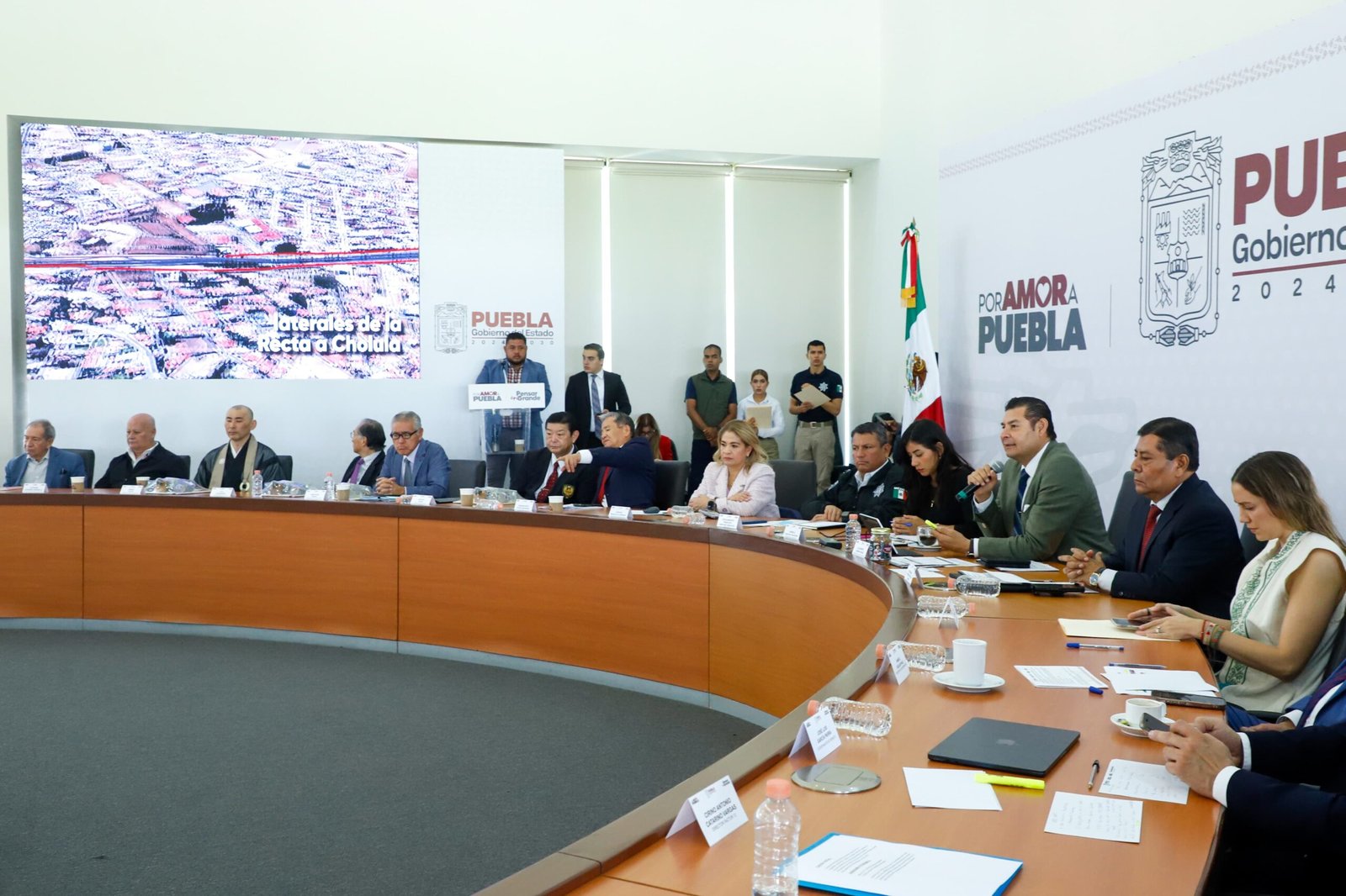 Escuadrón de Maquinaria rehabilita el equivalente a 300 calles para seguridad y bienestar de poblanos