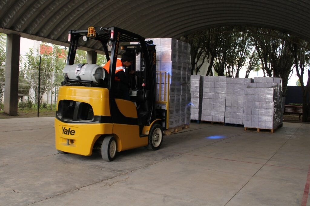 Gobierno de Tonantzin Fernández recibe apoyos alimentarios para grupos vulnerables