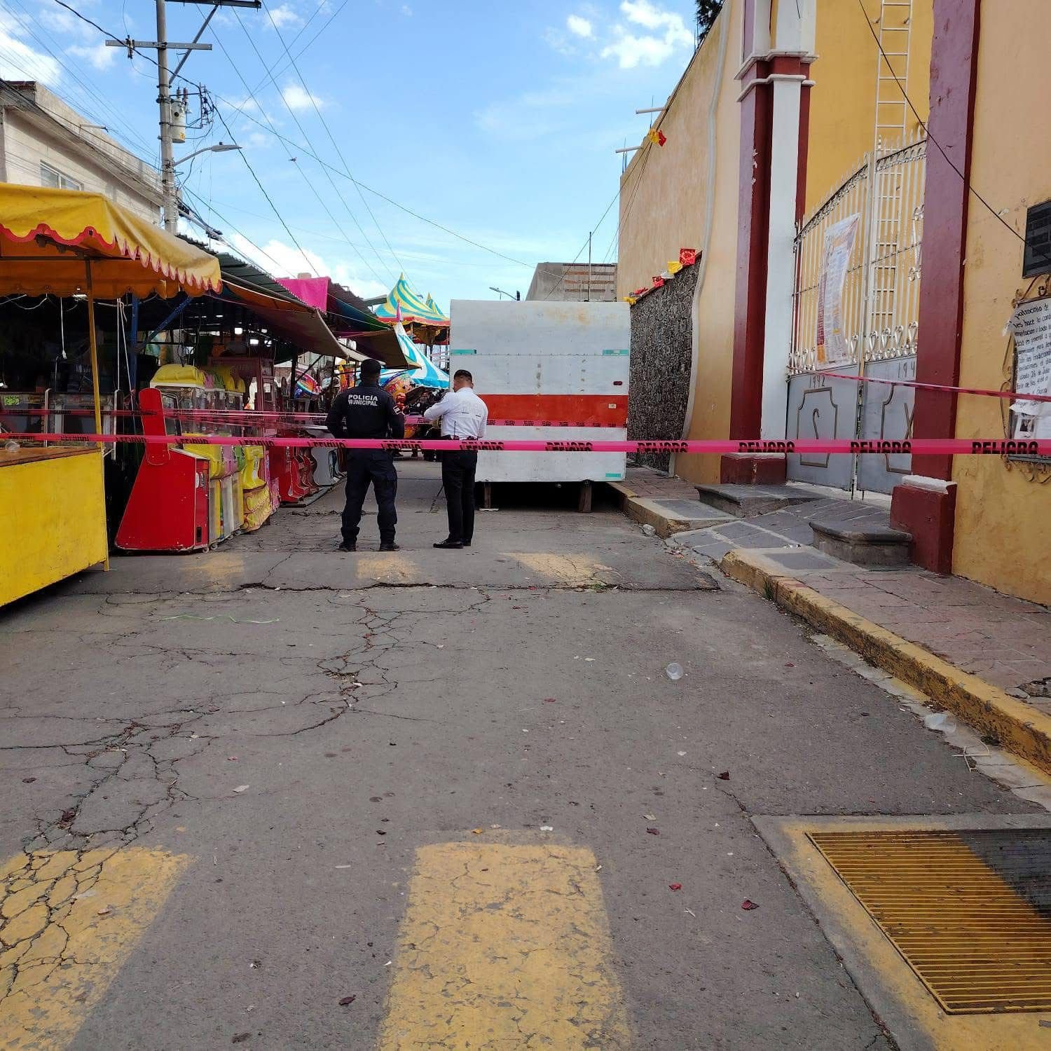 Muere trabajador electrocutado durante instalación de feria en Santiago Xicotenco
