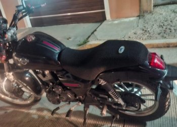 SSCyPC de Cuautlancingo recupera motocicleta con reporte de robo y asegura al conductor