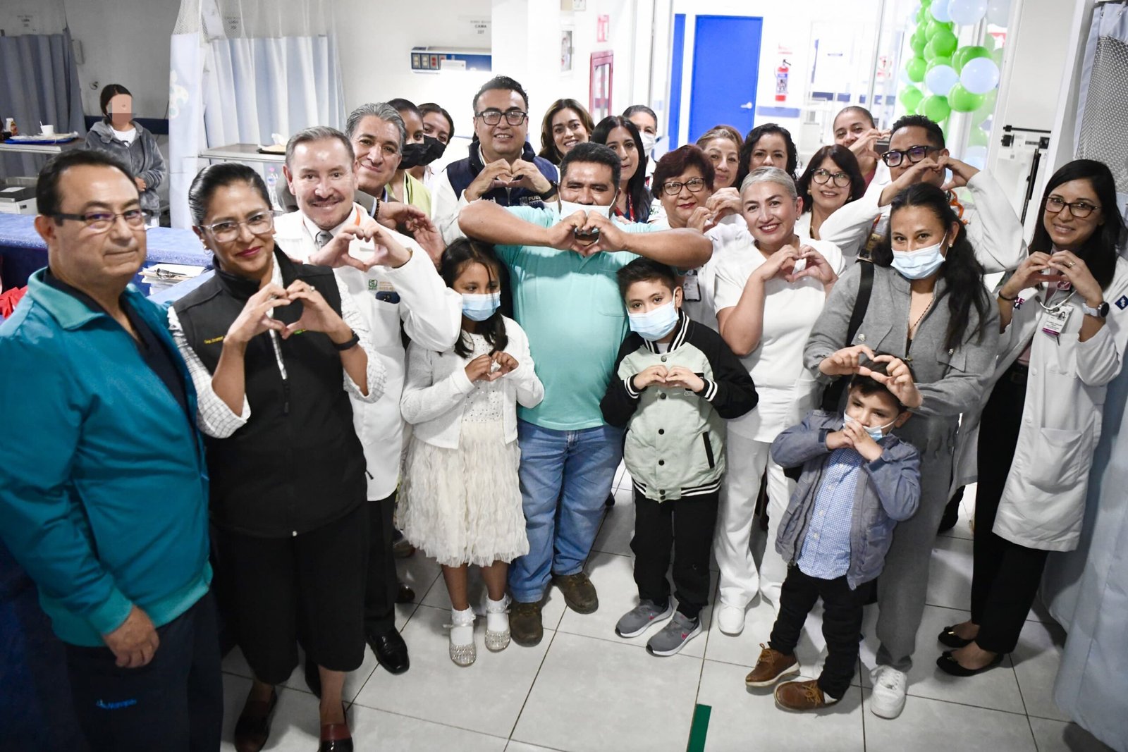 Tras un exitoso trasplante en el Hospital para la Niñez Poblana, Juan Diego regresa a casa