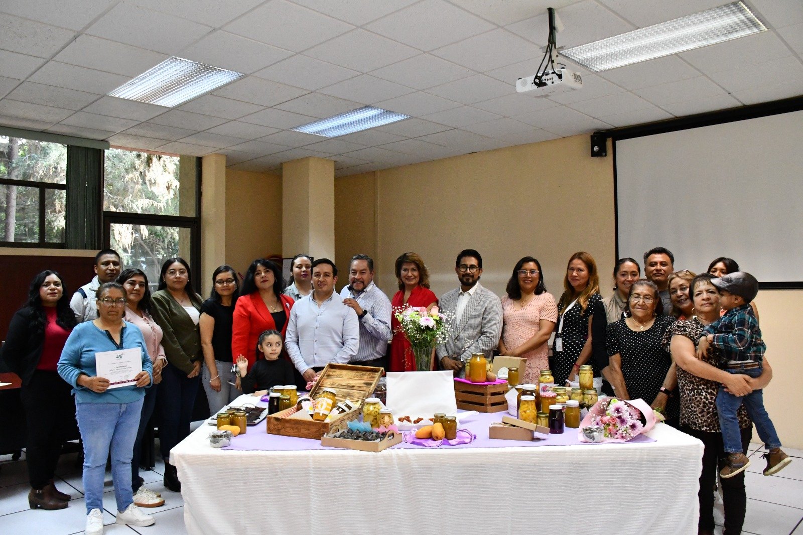 UTH fortalece capacidades productivas con Taller de Mermeladas y Conservas