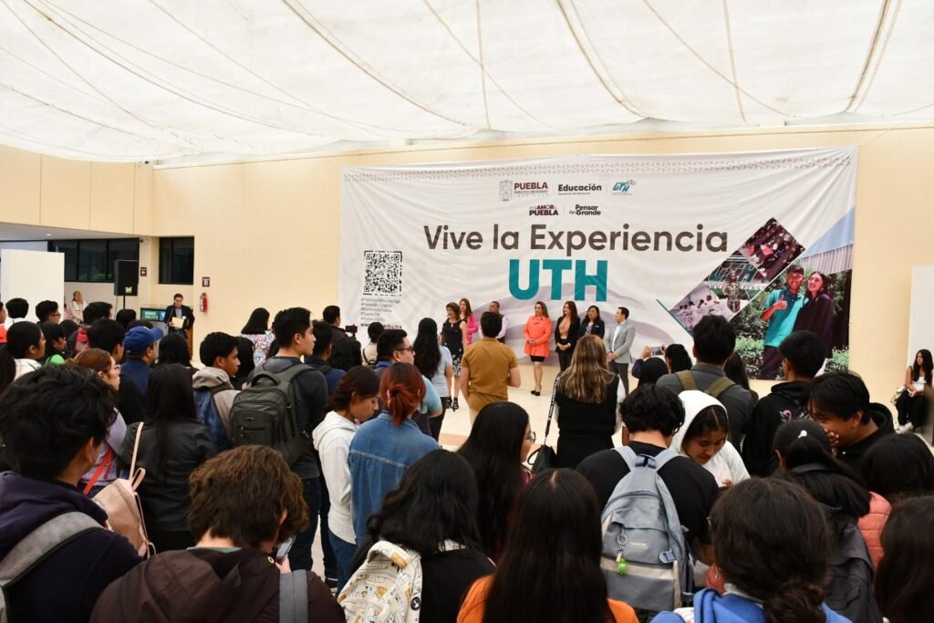 UTH realiza Feria del Empleo y Foro Empresarial