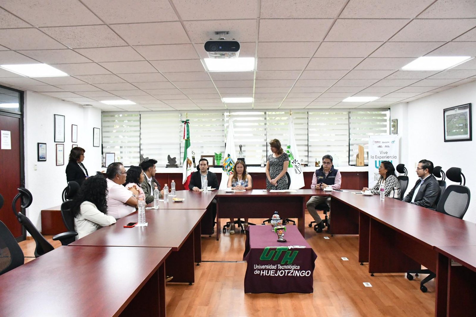 UTH firma convenio de movilidad en Colombia