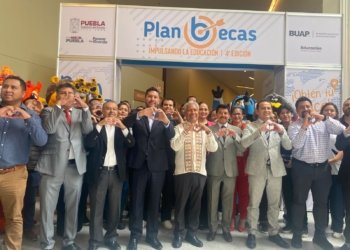 UTH presenta su oferta académica en la feria estatal “Plan de Becas”