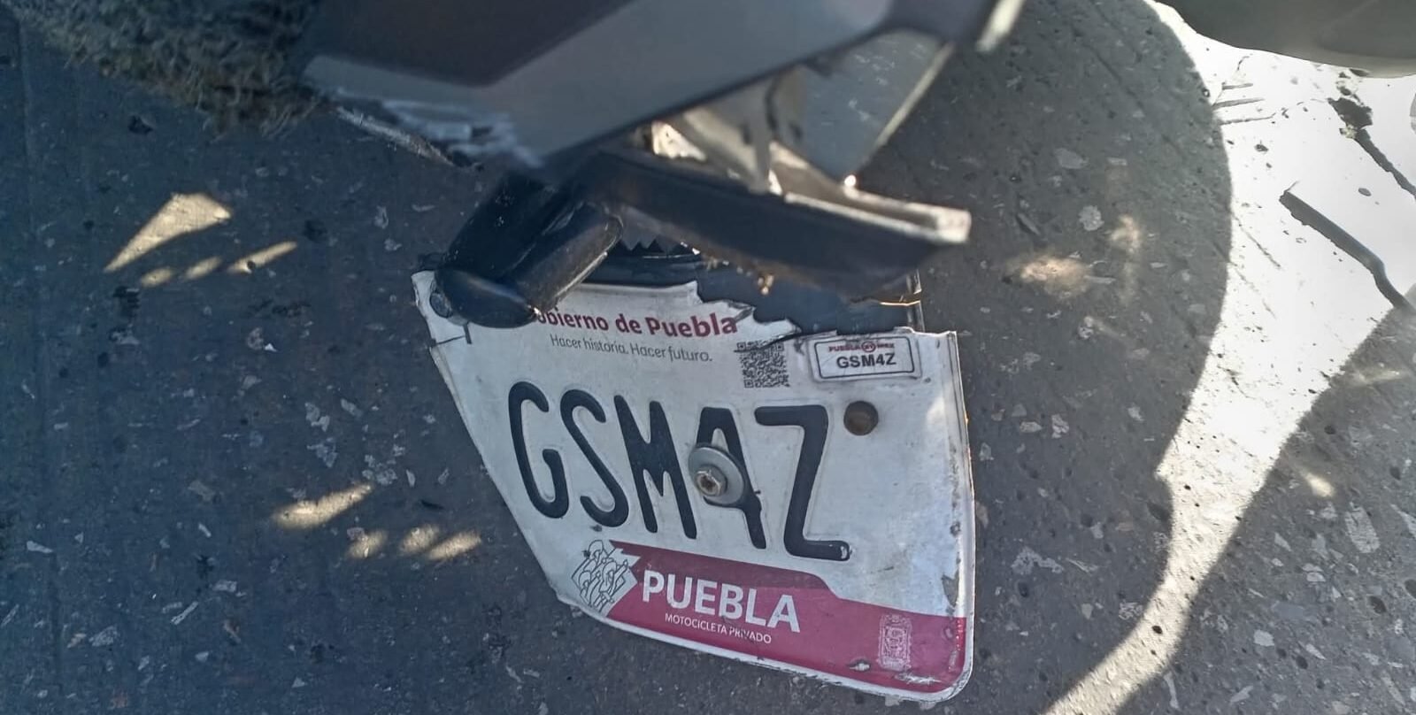 Muere motociclista al derrapar y golpearse la cabeza en la China Poblana