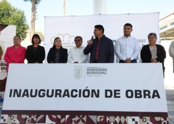 Entrega Omar Muñoz arco techo en Bachillerato General “5 de Mayo”
