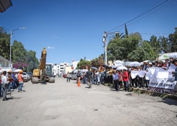 Omar Muñoz continúa dignificando las vialidades de Cuautlancingo