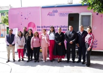 San Andrés Cholula se ilumina de rosa en el Día Internacional de la Lucha contra el Cáncer de Mama