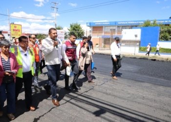 Supervisa gobernador Armenta pavimentación en Camino Real a Cholula y Zavaleta
